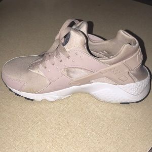 Nike pink Huraches